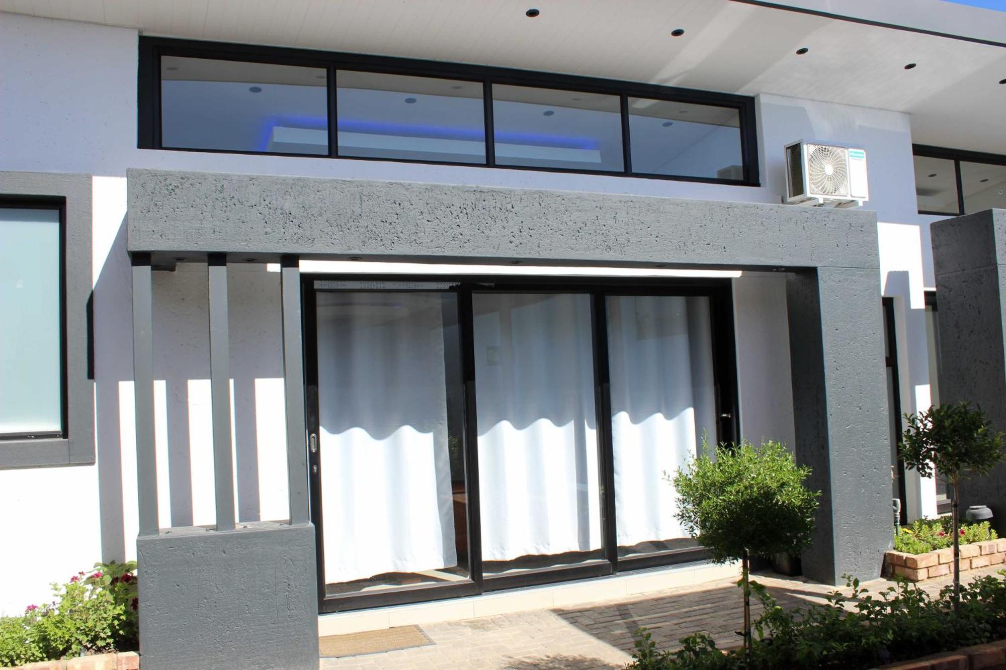 Deluxe Residence - Windhoek Exterior photo